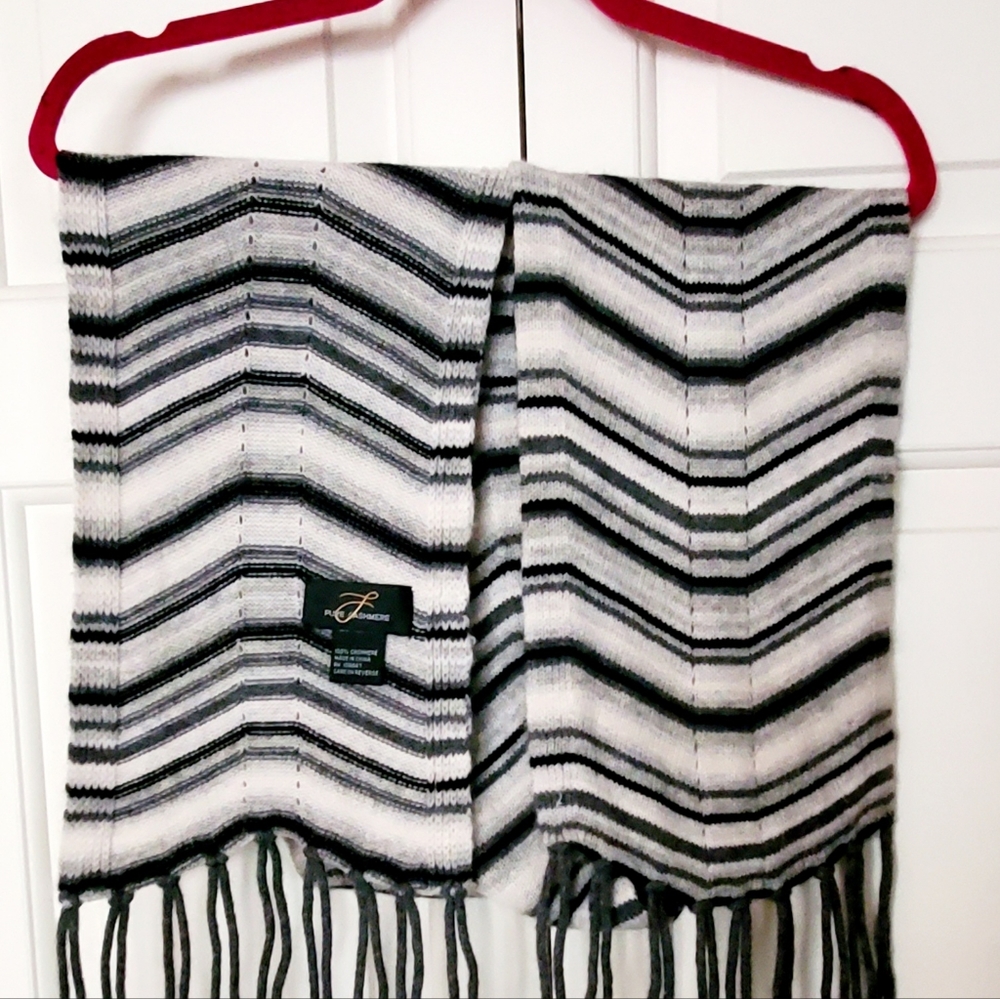 Cashmere scarf by Pure Cashmere
